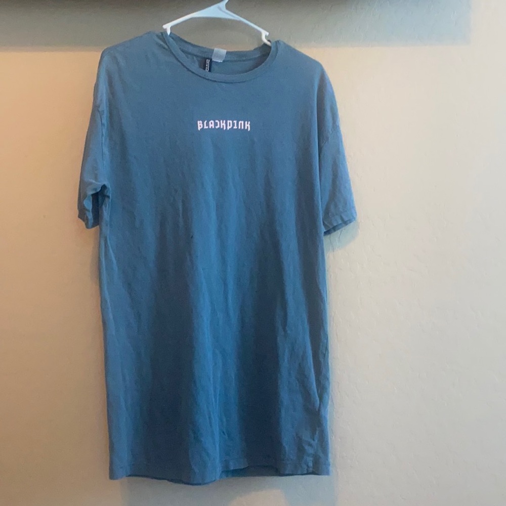 Oversized tee , really comfortable, movable